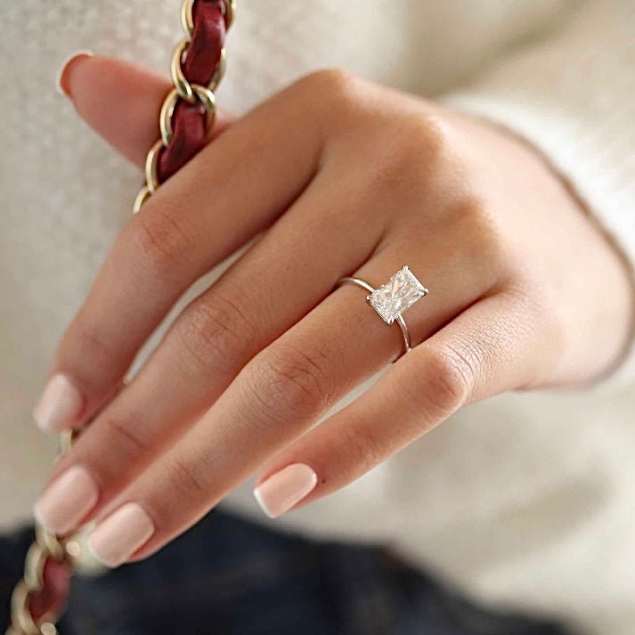 1 Carat Radiant Engagement Ring 18K - Raphana Jewellery