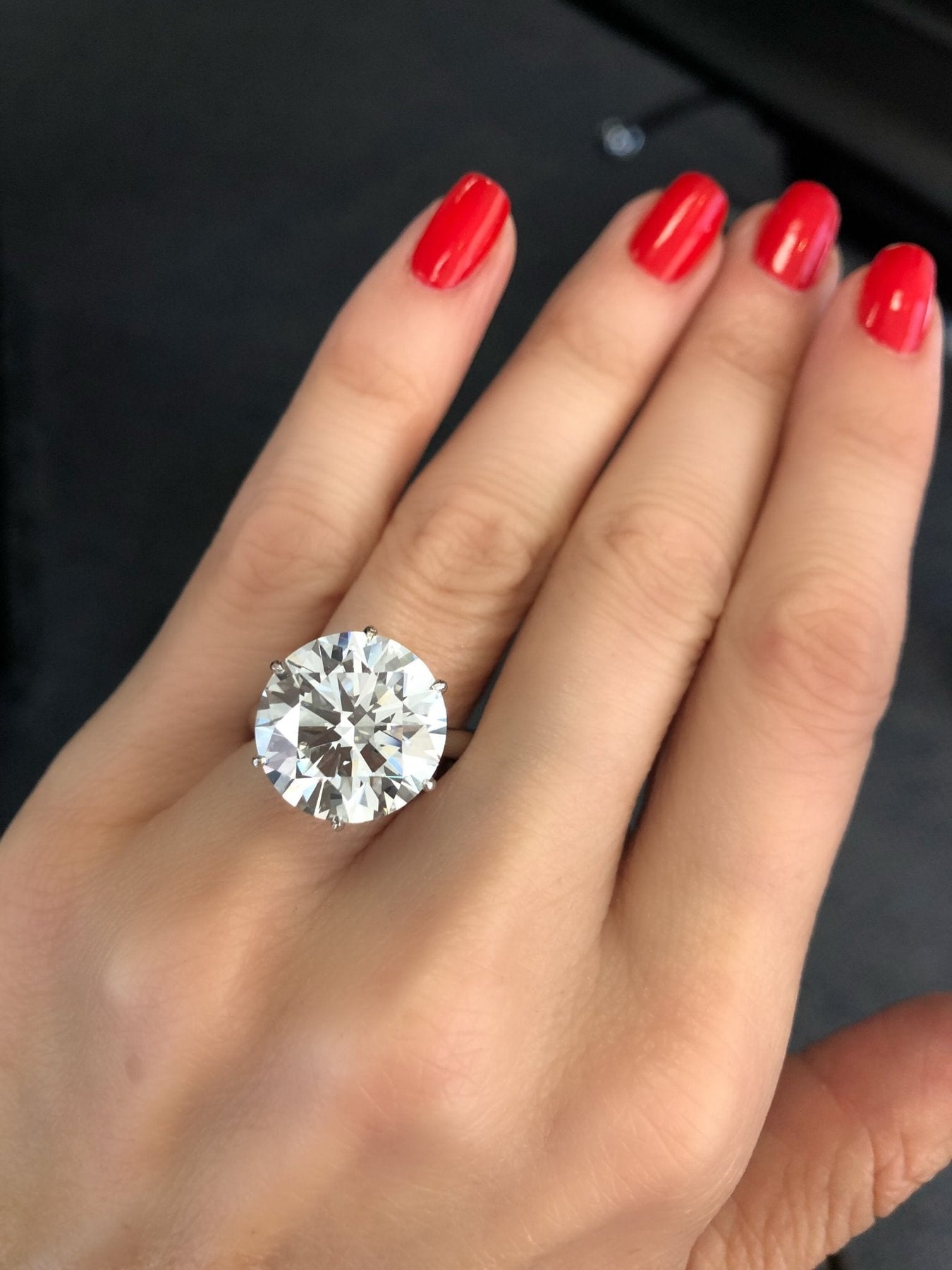 7 carat round brilliant cut diamond ring