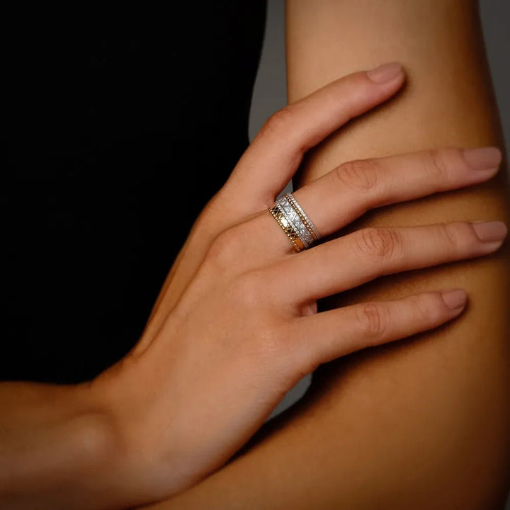 Jeanne d'Arc Wedding Band 18K Gold - Raphana Jewellery
